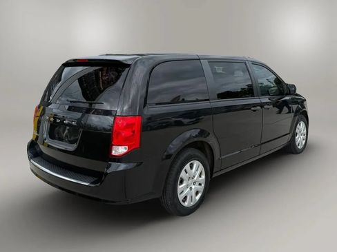 Used 2019 Dodge Grand Caravan SE w/ UConnect Hands-Free Group FWD image 8