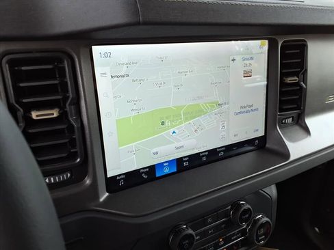 New 2025 Ford Bronco Badlands image 15