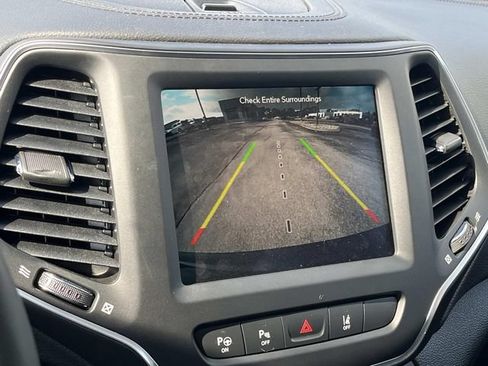 Used 2023 Jeep Cherokee Altitude Lux AWD/4WD image 33