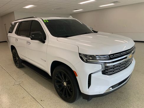 Used 2021 Chevrolet Tahoe Premier w/ Premium Package image 3