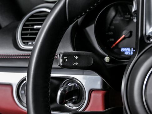 Used 2018 Porsche 718 Cayman S image 23