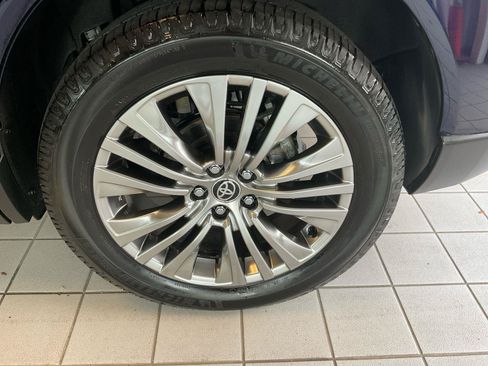 Used 2023 Toyota Venza Limited AWD/4WD image 25