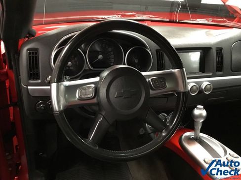 Used 2005 Chevrolet SSR w/ Preferred Equipment Group RWD image 42