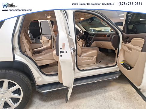 Used 2011 GMC Yukon Denali image 7