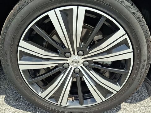 Used 2023 Volvo XC60 B5 Plus w/ Climate Package AWD/4WD image 8