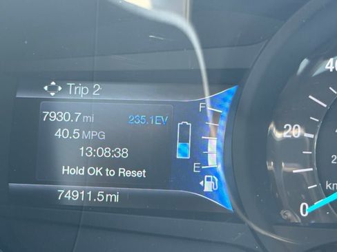 Used 2017 Ford Fusion SE w/ Equipment Group 601A FWD image 11
