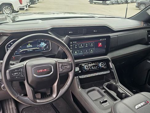 Used 2024 GMC Sierra 2500 AT4 w/ AT4 Premium Plus Package image 10