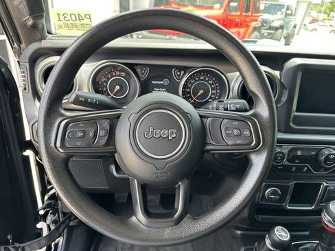 Used 2022 Jeep Wrangler Unlimited Sport AWD/4WD image 12