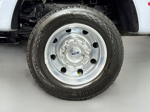 Used 2024 Ford F450 Limited w/ FX4 Off-Road Package AWD/4WD image 9