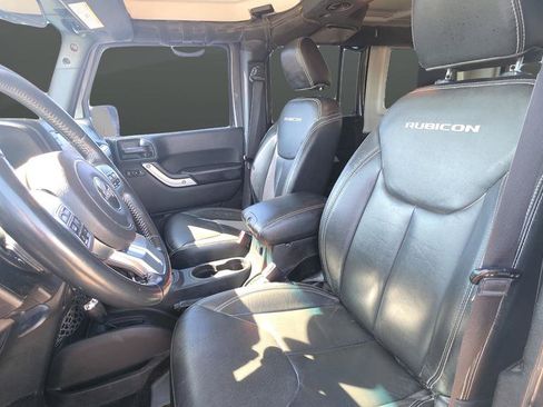 Used 2016 Jeep Wrangler Unlimited Rubicon AWD/4WD image 9