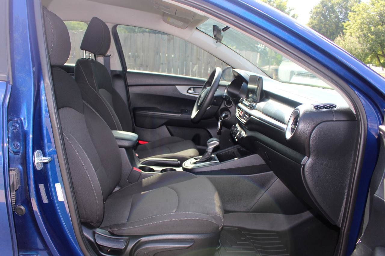 Used 2020 Kia Forte LXS FWD image 34