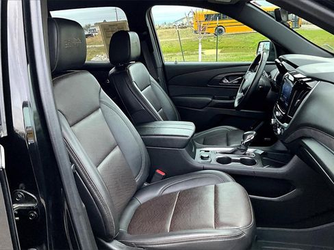 Used 2023 Chevrolet Traverse High Country image 7