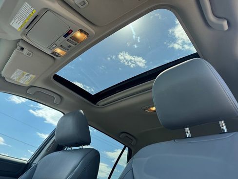 Used 2019 Subaru Outback 3.6R Limited AWD/4WD image 8
