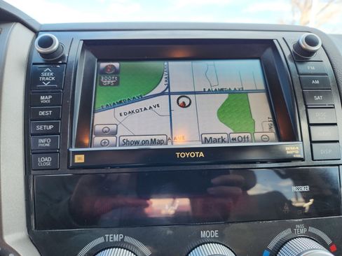 Used 2011 Toyota Sequoia Platinum image 28