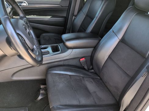 Used 2020 Jeep Grand Cherokee Altitude AWD/4WD image 16