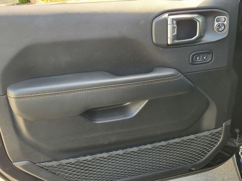 Used 2025 Jeep Wrangler Unlimited Sahara w/ Safety Group image 15