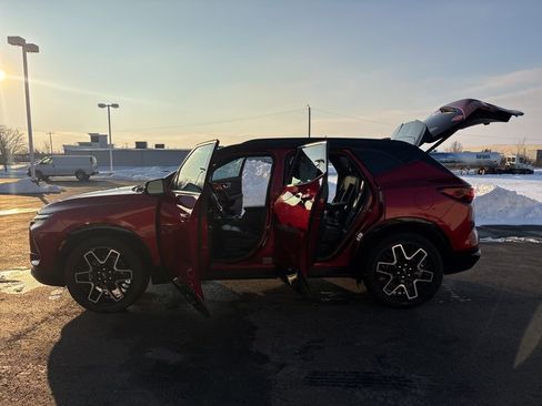 Used 2023 Chevrolet Blazer RS w/ Enhanced Convenience Package image 21