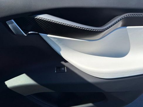 Used 2021 Tesla Model X Performance image 33