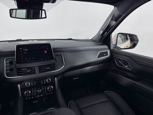 Used 2024 GMC Yukon SLT image 40