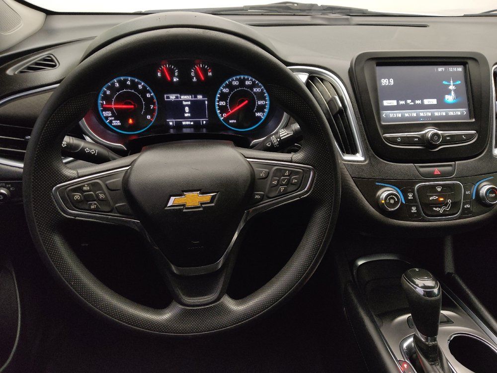 Used 2018 Chevrolet Malibu LT FWD image 22