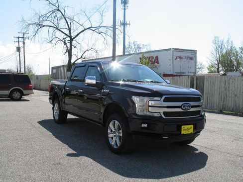 Used 2018 Ford F150 Platinum w/ Equipment Group 701A Luxury AWD/4WD image 2