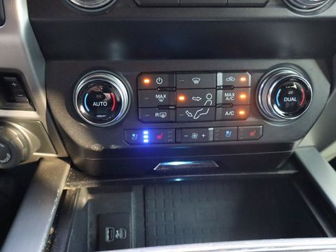 Used 2021 Ford F250 Platinum w/ FX4 Off-Road Package AWD/4WD image 26