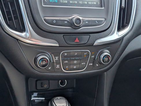 Used 2018 Chevrolet Equinox LT image 27