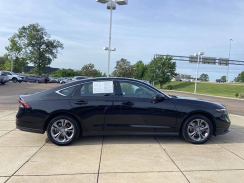 Used 2024 Honda Accord EX image 11
