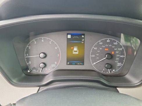 Used 2024 Toyota Corolla Cross L image 27