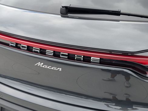 New 2026 Porsche Macan image 12