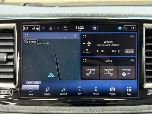 Used 2021 Chrysler Pacifica Touring-L w/ Uconnect Theater Family Group AWD/4WD image 17