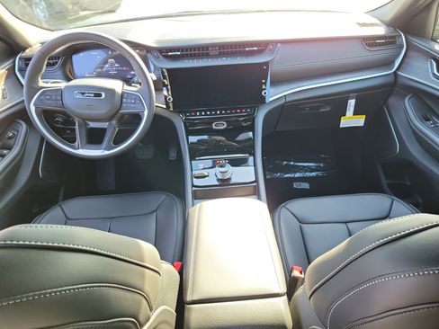 New 2026 Jeep Grand Cherokee Limited AWD/4WD image 14