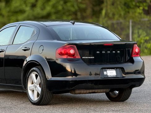 Used 2013 Dodge Avenger SE FWD image 15