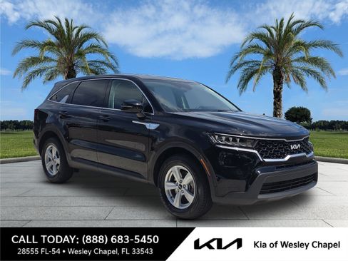 Certified 2023 Kia Sorento LX FWD image 1