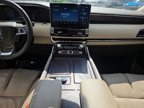 Used 2024 Lincoln Navigator Reserve AWD/4WD image 14