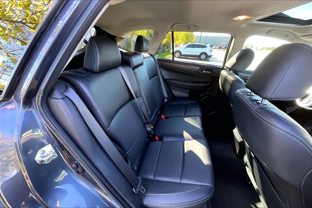 Used 2016 Subaru Outback 2.5i Limited AWD/4WD image 31