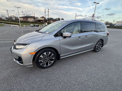 New 2026 Honda Odyssey Elite image 6
