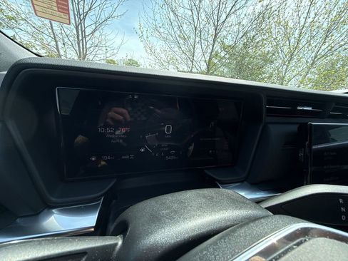 Certified 2025 GMC Terrain Elevation w/ Elevation Premium Package image 18