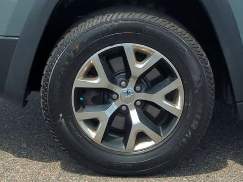 Used 2015 Jeep Cherokee Trailhawk w/ Leather Interior Group AWD/4WD image 14