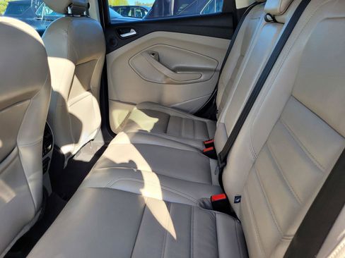 Used 2019 Ford Escape Titanium image 17