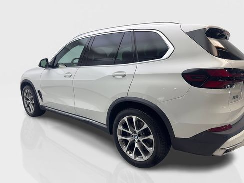 Used 2024 BMW X5 xDrive40i w/ Parking Assistance Package AWD/4WD image 14