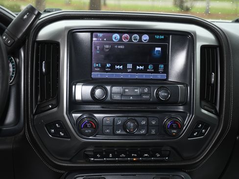 Used 2018 Chevrolet Silverado 1500 LTZ Z71 w/ LTZ Plus Package image 17