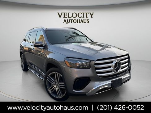 Used 2024 Mercedes-Benz GLS 450 4MATIC image 1