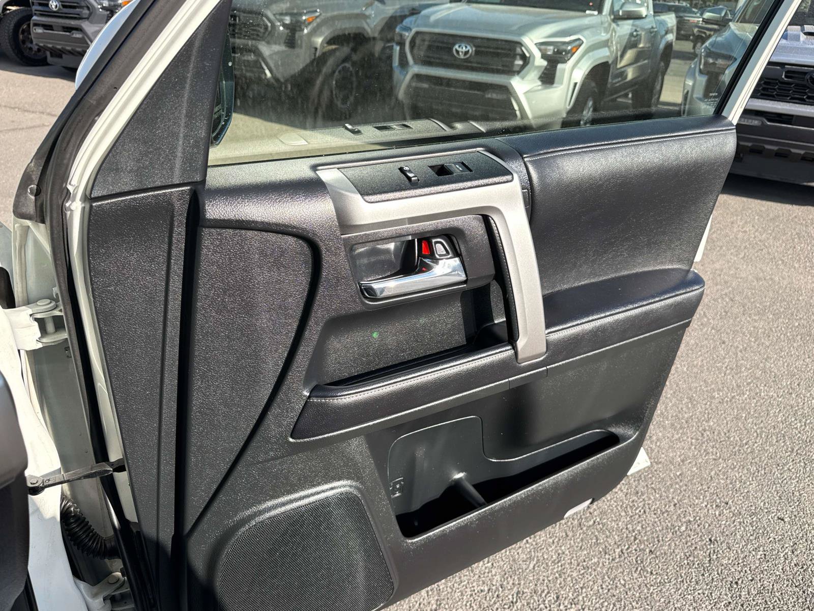 Used 2023 Toyota 4Runner Limited AWD/4WD image 19