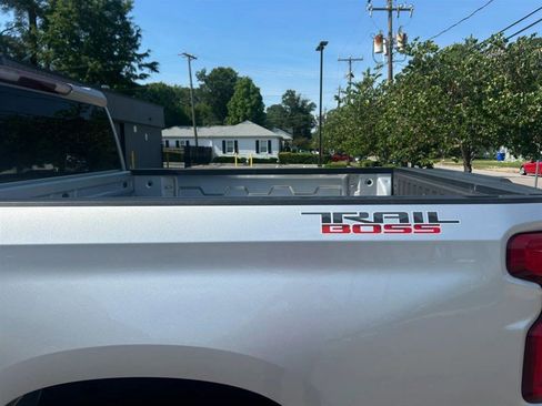Used 2019 Chevrolet Silverado 1500 Custom Trail Boss w/ Custom Convenience Package AWD/4WD image 18
