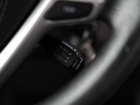 Used 2015 Toyota Sienna L image 16