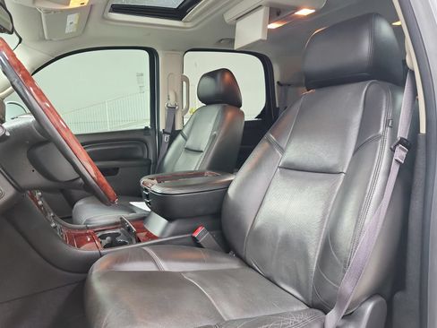 Used 2014 Cadillac Escalade Premium RWD image 10