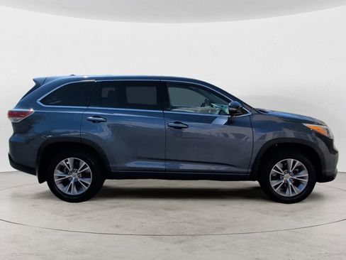 Used 2014 Toyota Highlander Plus AWD/4WD image 6