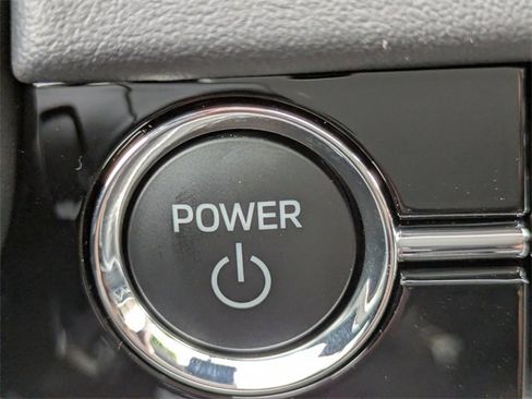 New 2025 Mitsubishi Outlander SE image 31