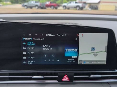 Used 2025 Hyundai Elantra SEL FWD image 22